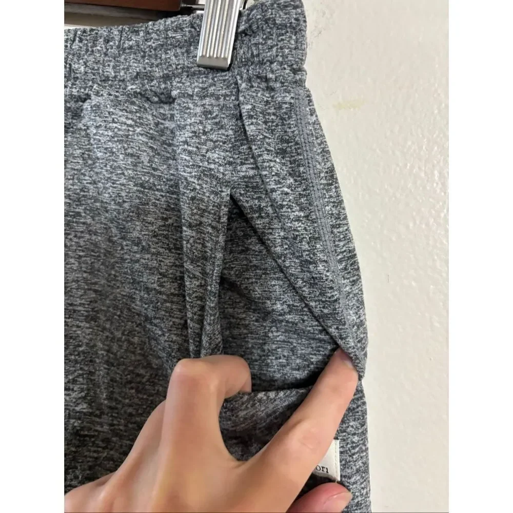 NWOT Vuori Boyfriend Heathered Gray Running Workout Shorts Women's XS